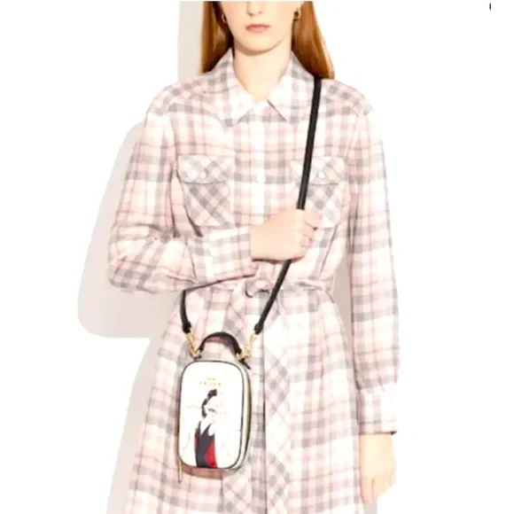 Coach Disney Cruella Crossbody Bag NWT Still in plastic - Picture 2 of 7